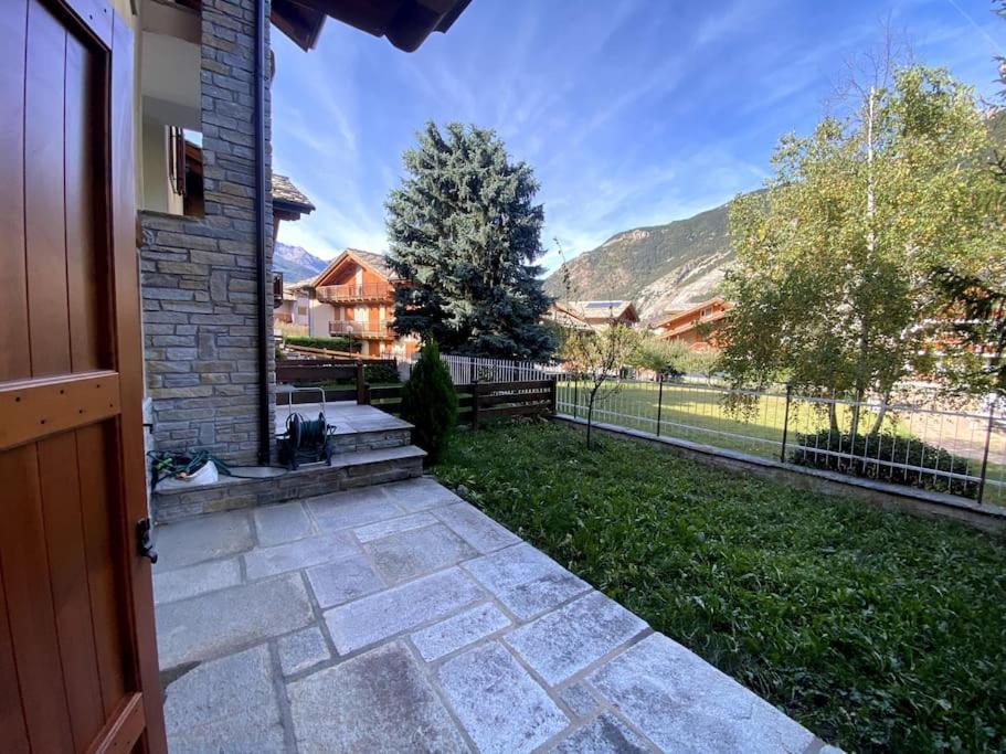 Incantevole Appartamento Con Giardino - Garage Privato E Free Wifi Oulx Eksteriør billede